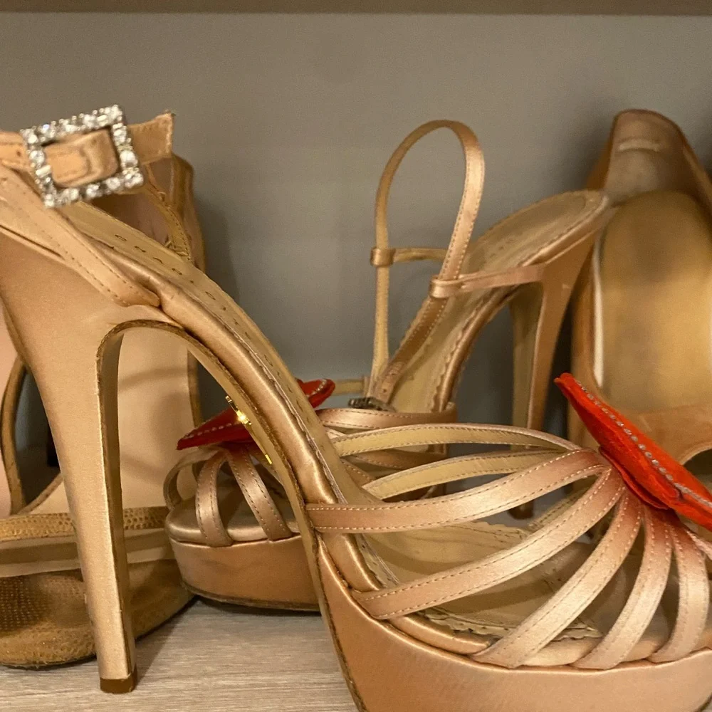 Charlotte Olympia heels with heart and diamond detail, size 7.5 - Picture 2 of 2